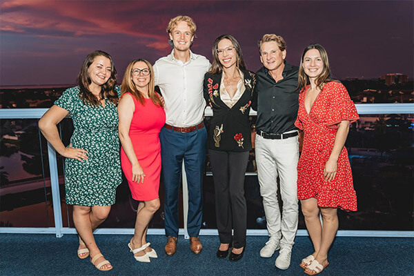 meridith empower community img bg3